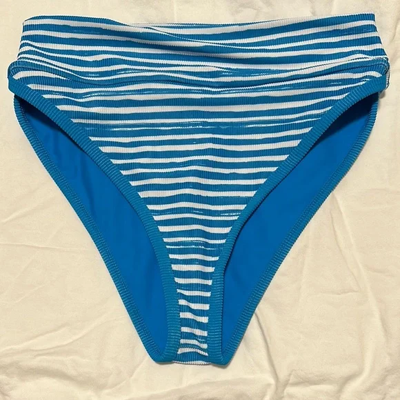 LainSnow Large bottom Medium top Blue and White Striped Bikini Set - Picture 2 of 8